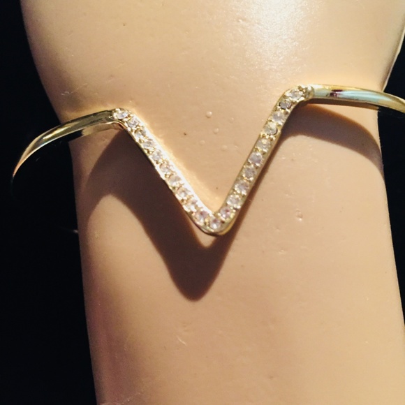 NEW VICTORIA SECRET NECKLACE & BRACELET SET IN BOX - Picture 3 of 5